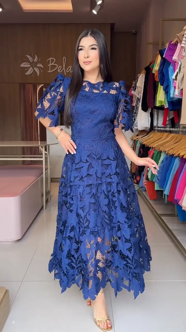 aceasta este o rochie frumoasa