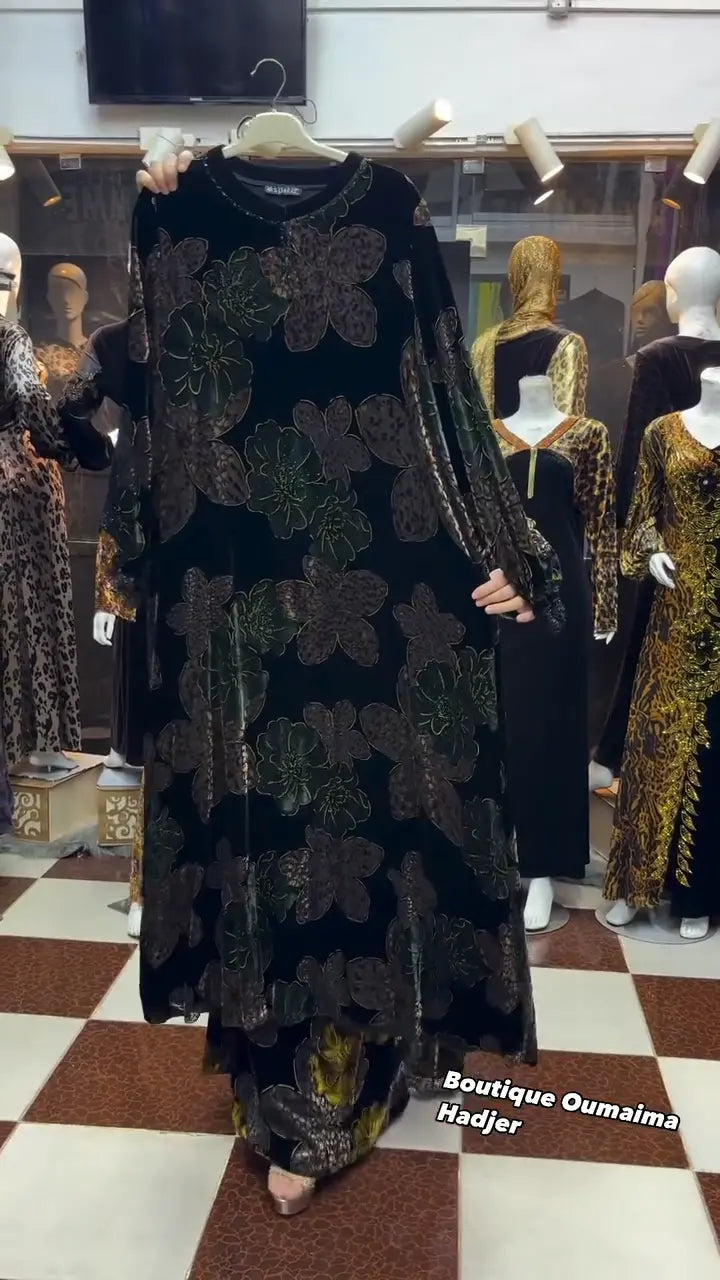 aceasta este o rochie frumoasa