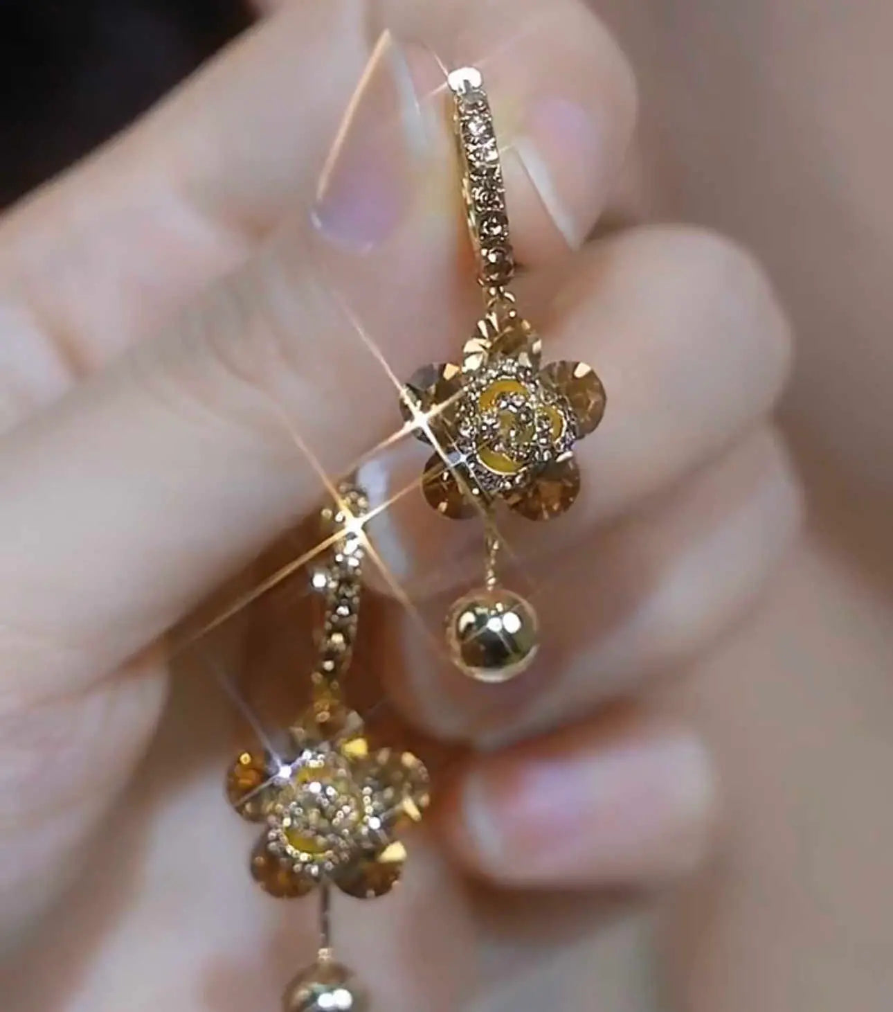 🔥【Cumpărați 1, primiți 1 gratuit】2026 Lumina avansată Diamante de lux Floral Delicate Tassel Cercei