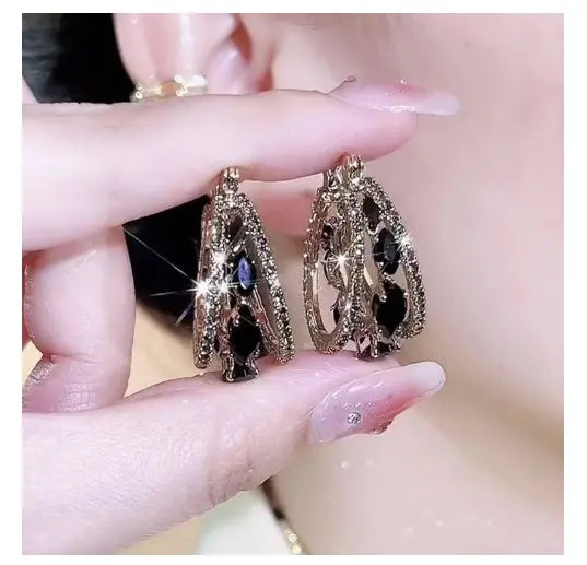 【Cumpărați 1 obțineți 1】 Cercei francezi eleganti cu zircon negru