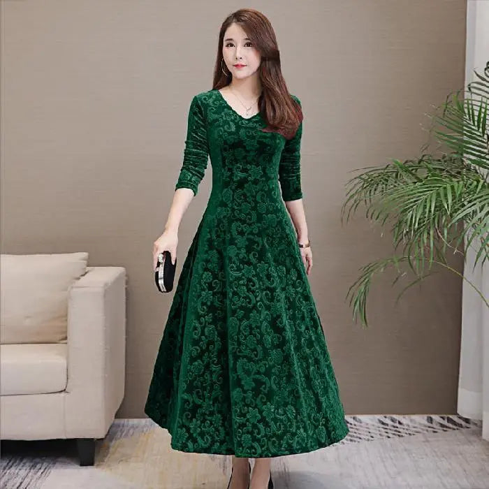 💜💚【Cumpărați 1 obțineți 1】【M-4XL】Noua rochie de catifea imprimata la moda de iarna
